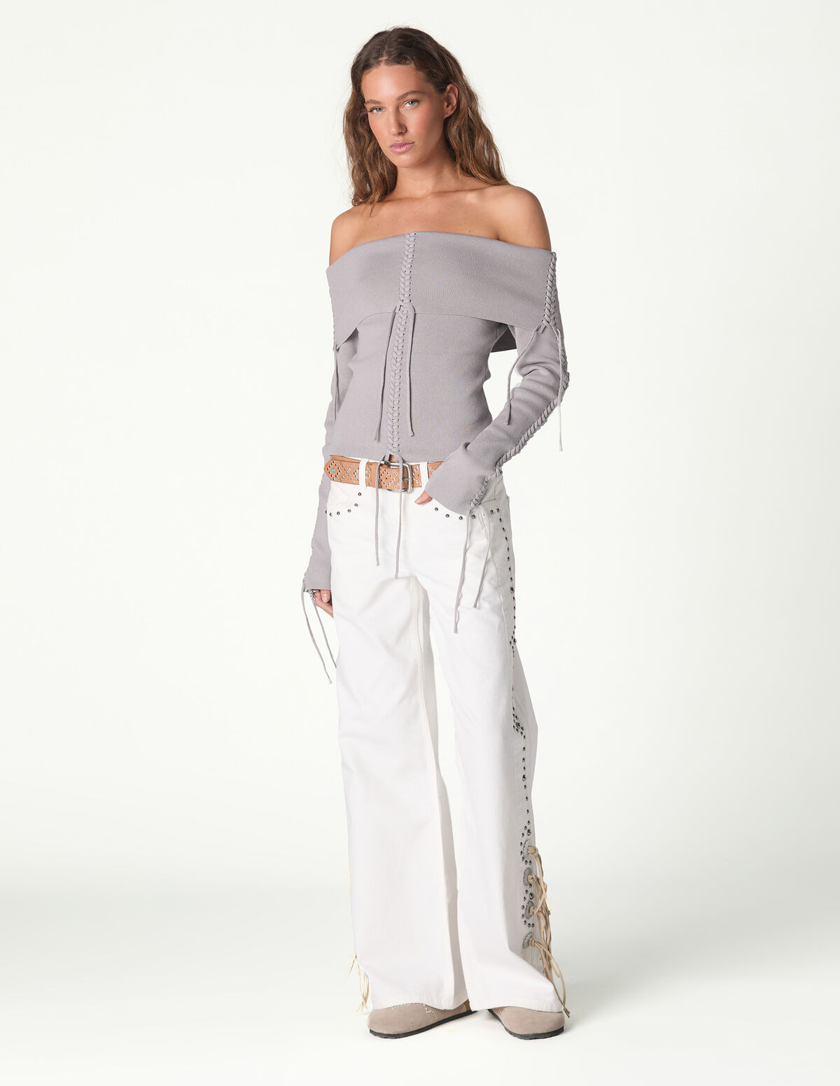 CAMISOLA DE MALHA TORCIDOS COM OMBROS DESCOBERTOS