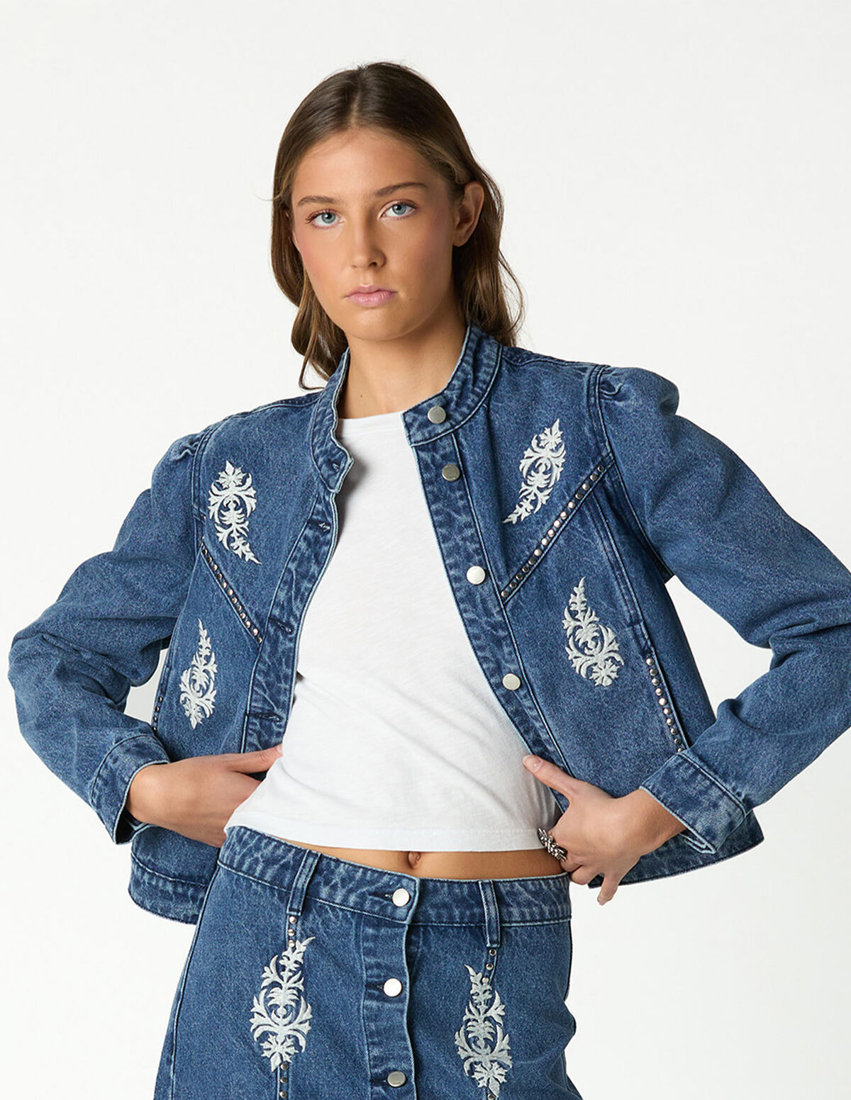 CHAQUETA DENIM BORDADO BLUE