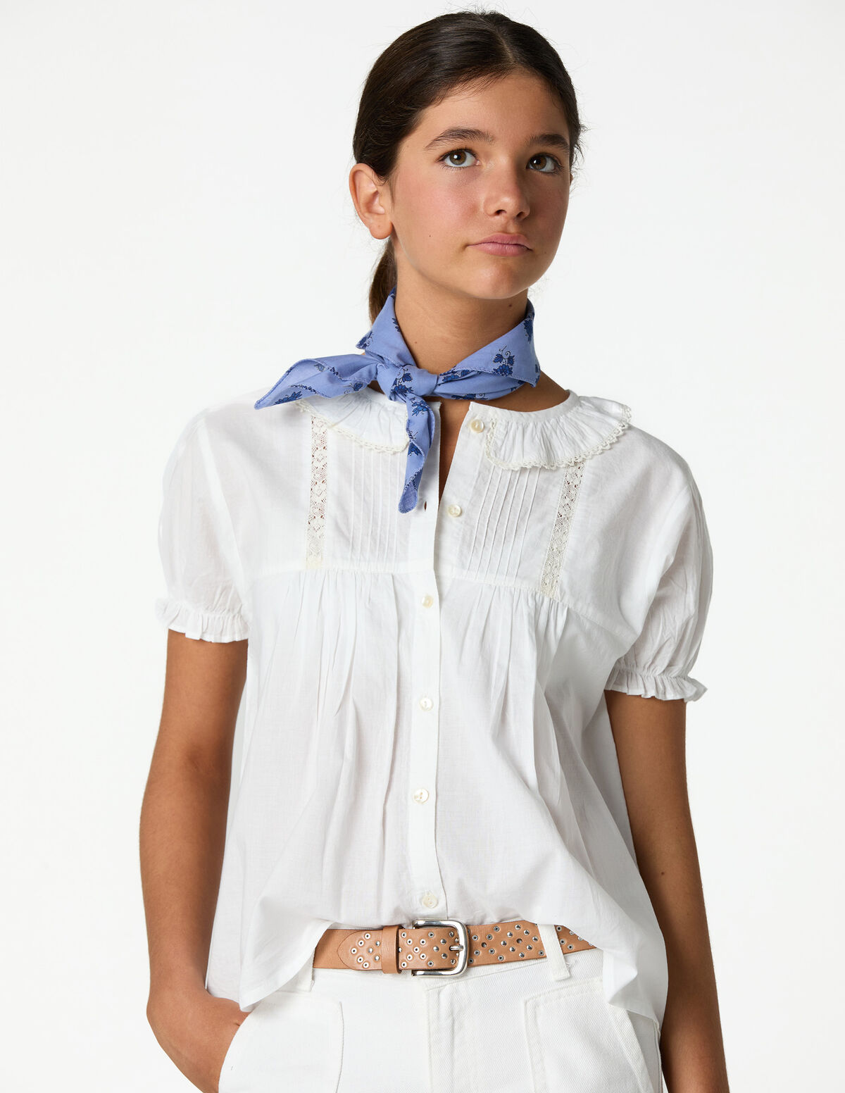 WHITE BUTTONED SHIRT