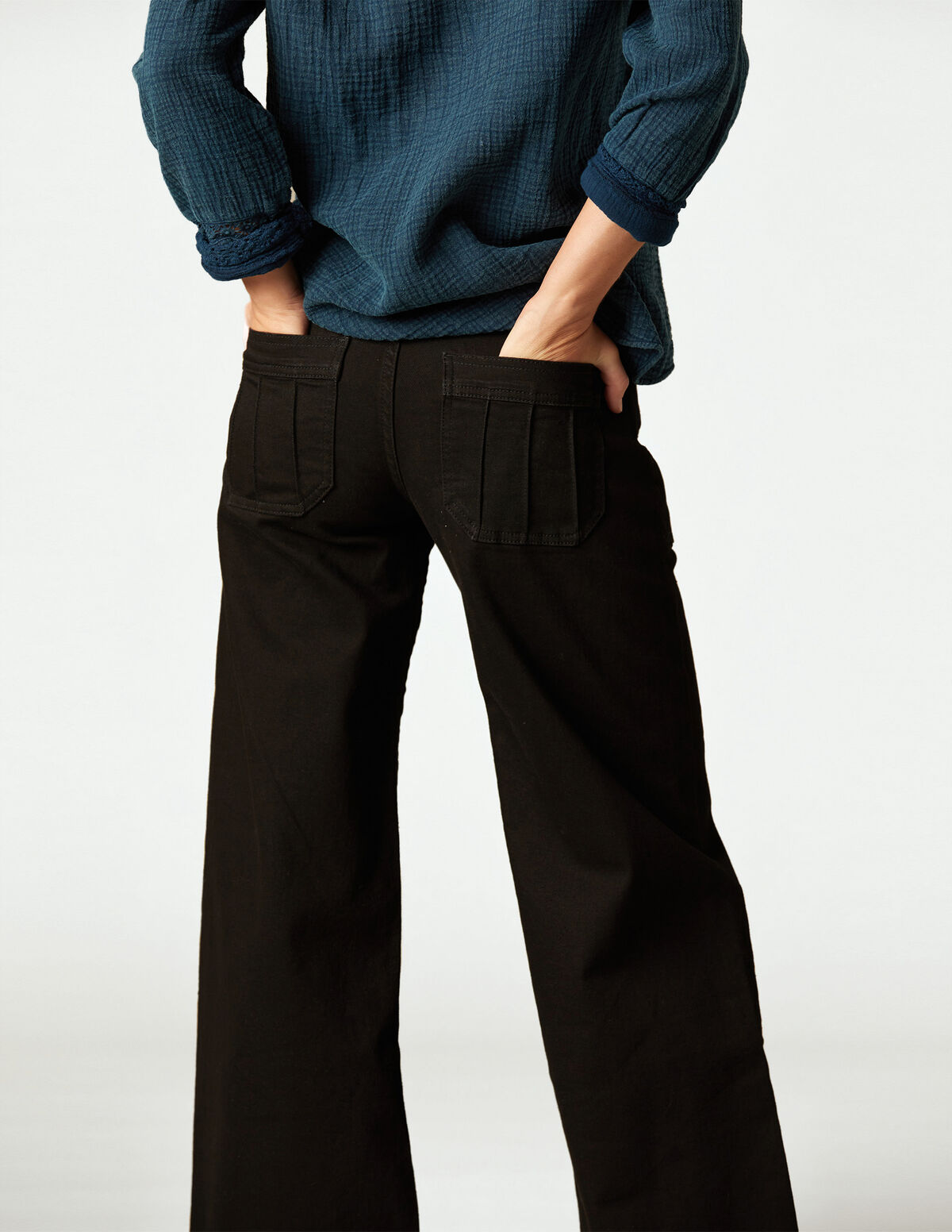 CAL&Ccedil;AS CINZENTAS BOLSOS COSTURAS