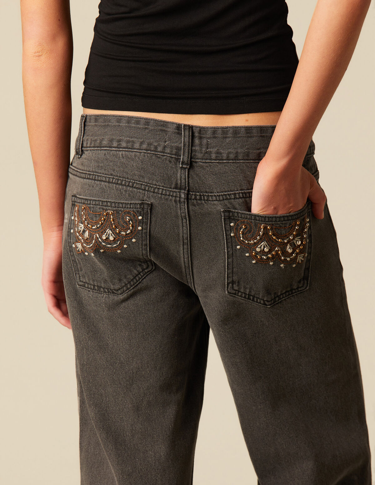 PANTALÓN BLANCO BORDADOS