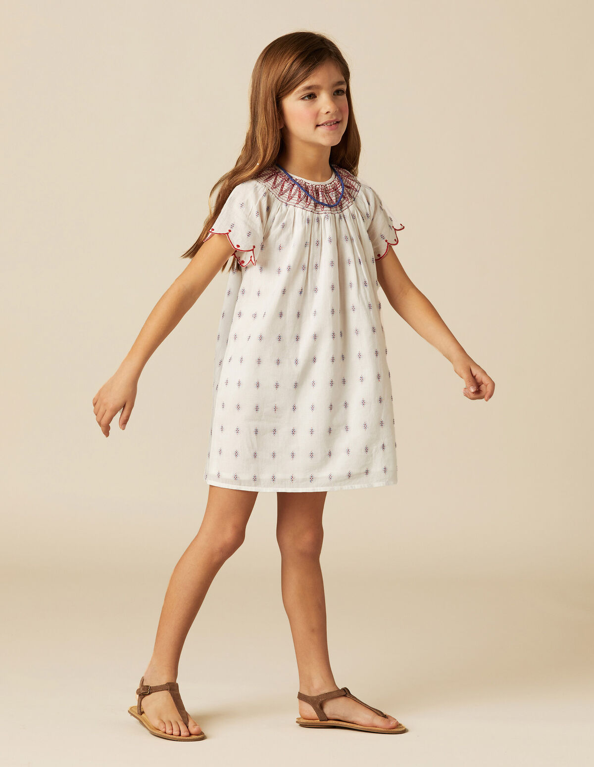 VESTIDO BLANCO BORDADOS ROJO