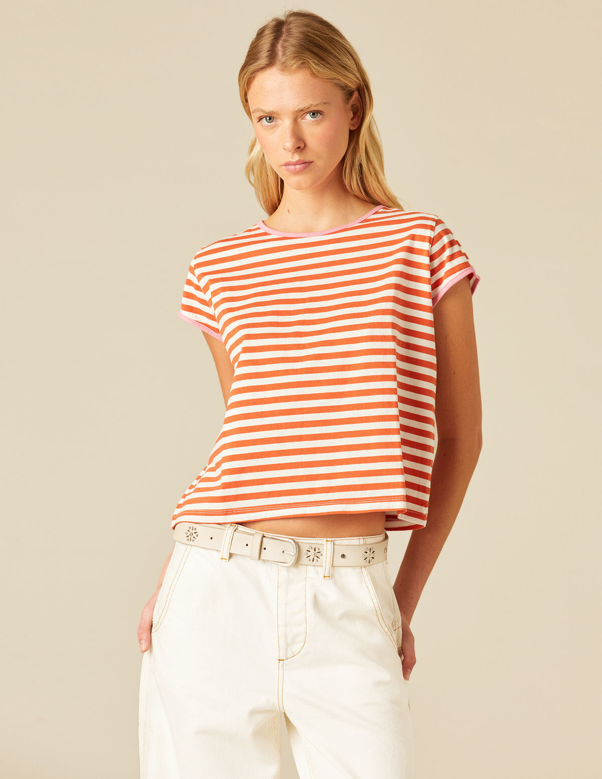 CAMISETA RAYA NARANJA CONSTRASTE