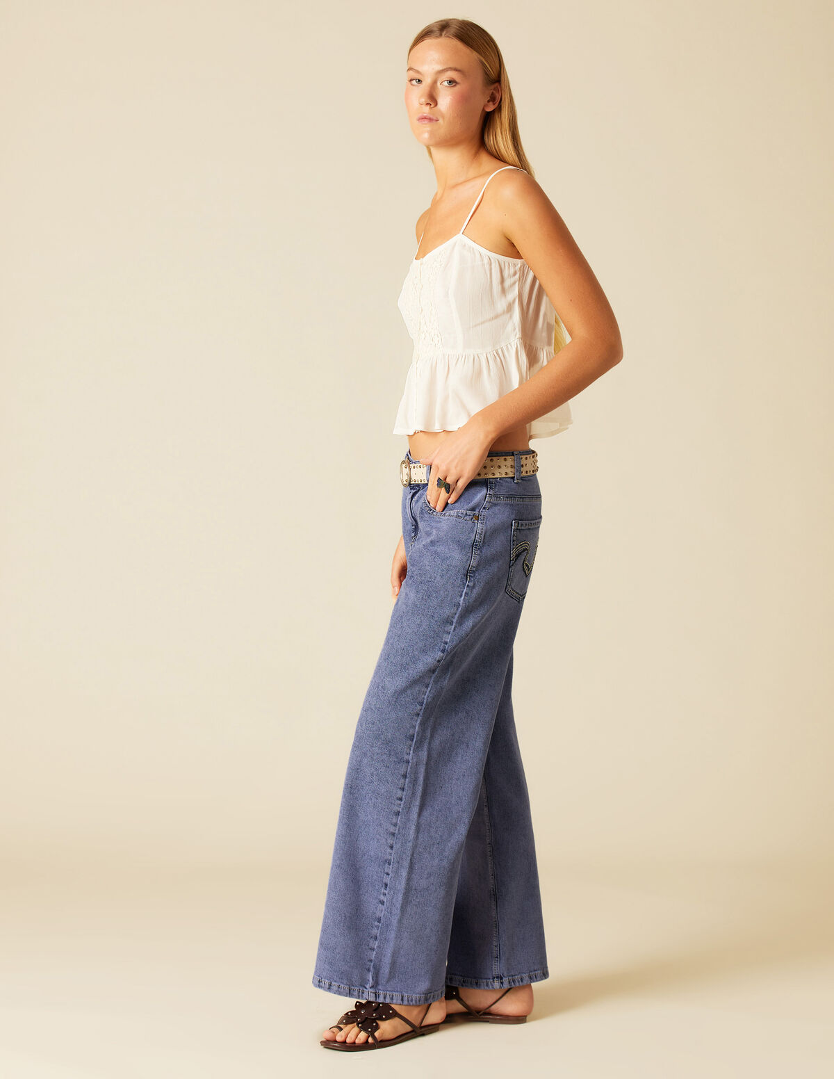 LACE RUFFLE TOP