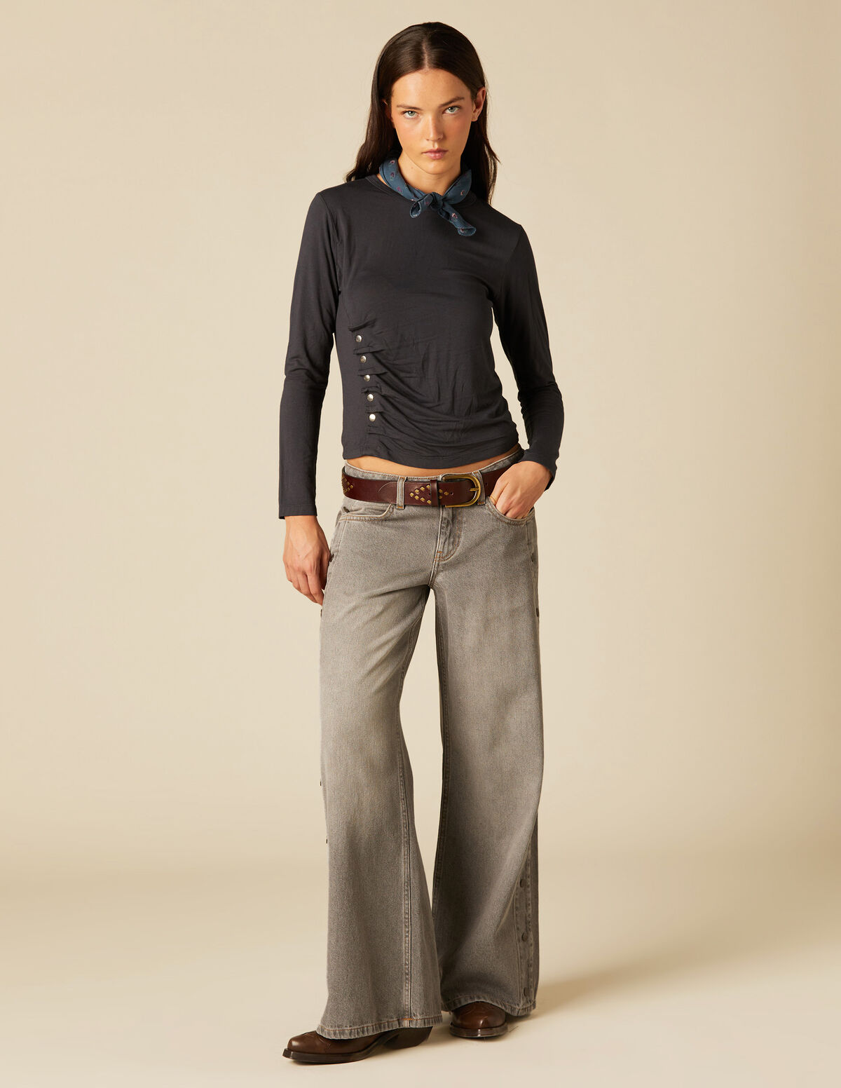 PANTALON BLANC BOUTONS CÔTÉ