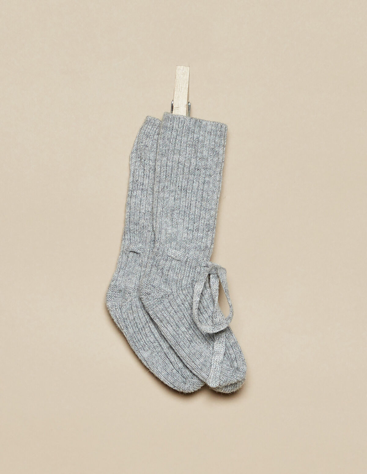 BROWN RIBBED BOOTEES