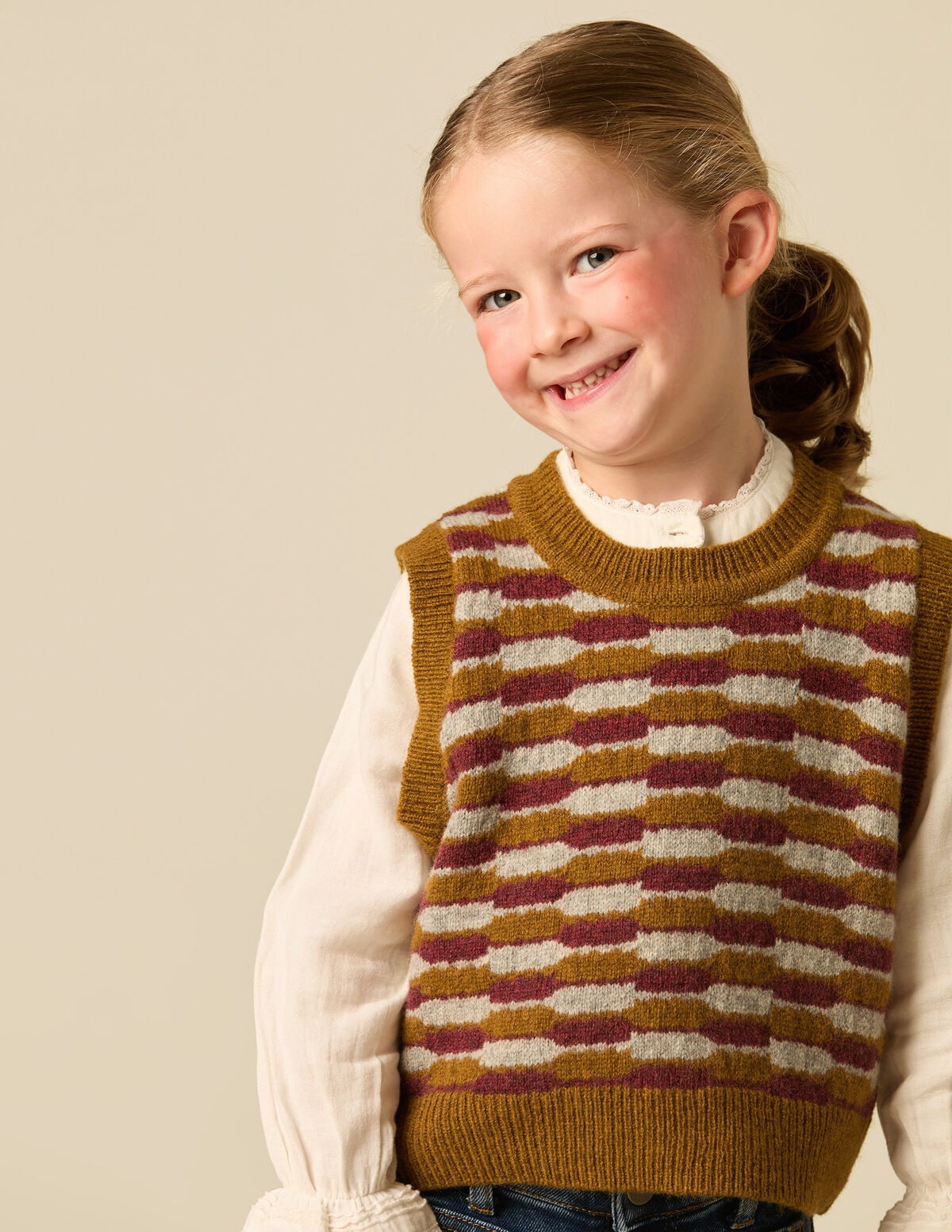 MOTIF KNIT VEST