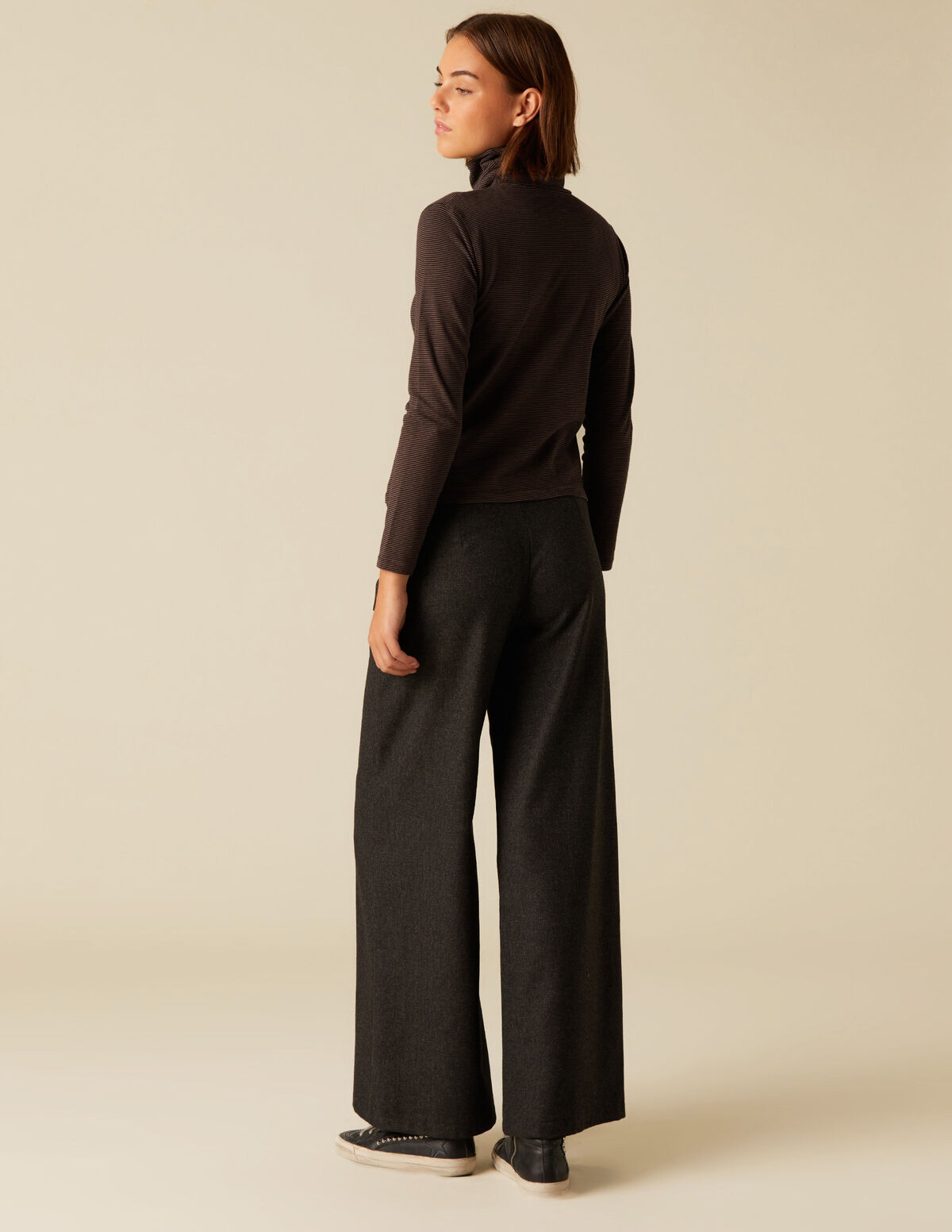 CUELLO VUELTO RAYA AZUL