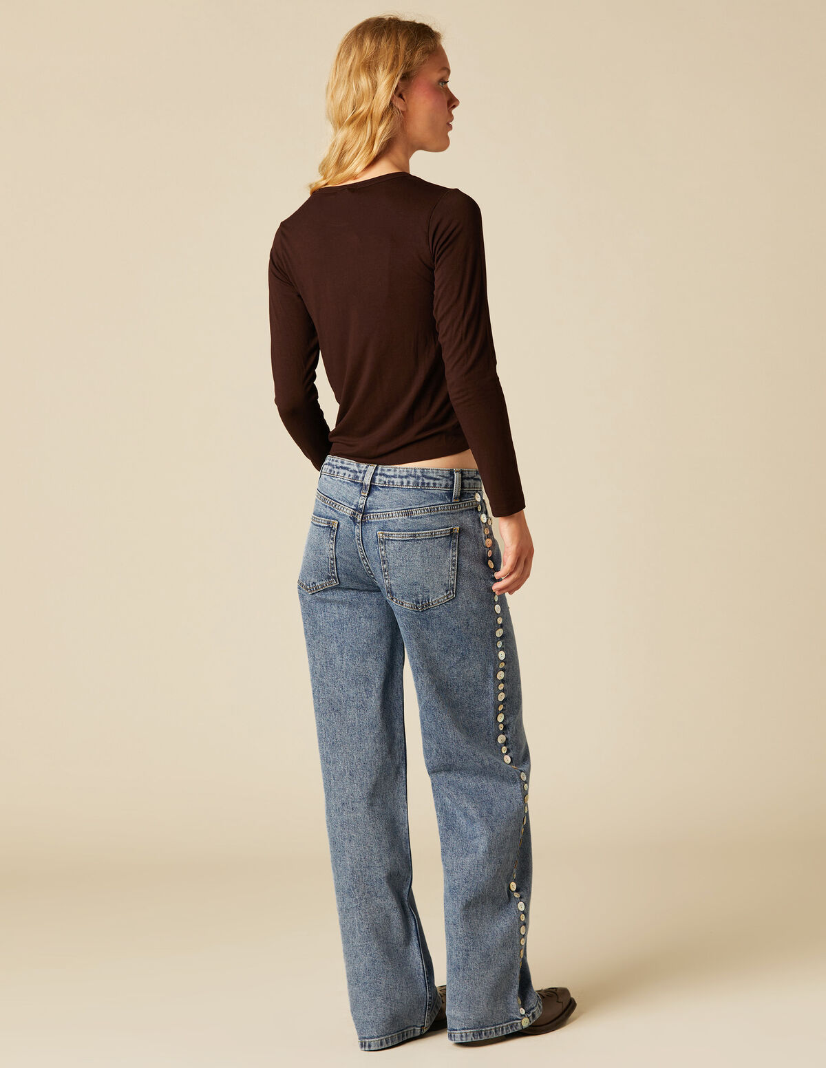 BLUE BUTTONED JEANS