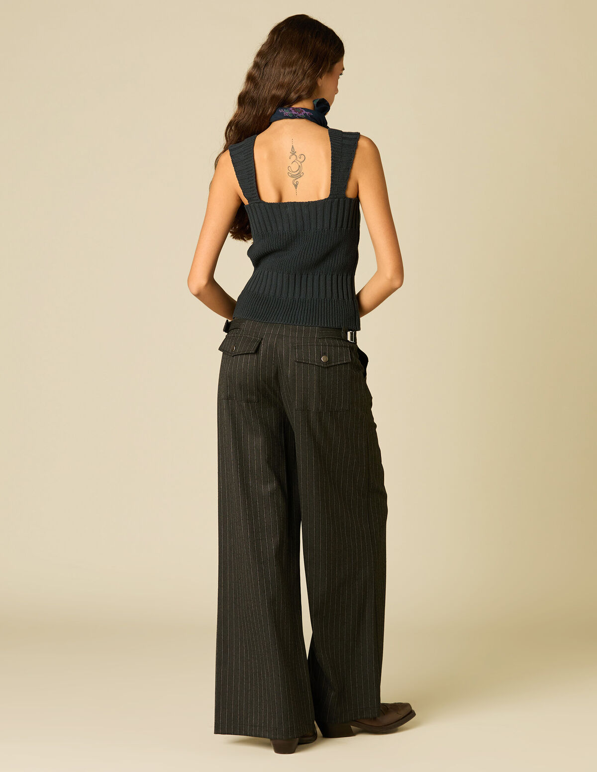 TOP CANELADO BOTÕES ANTRACITE