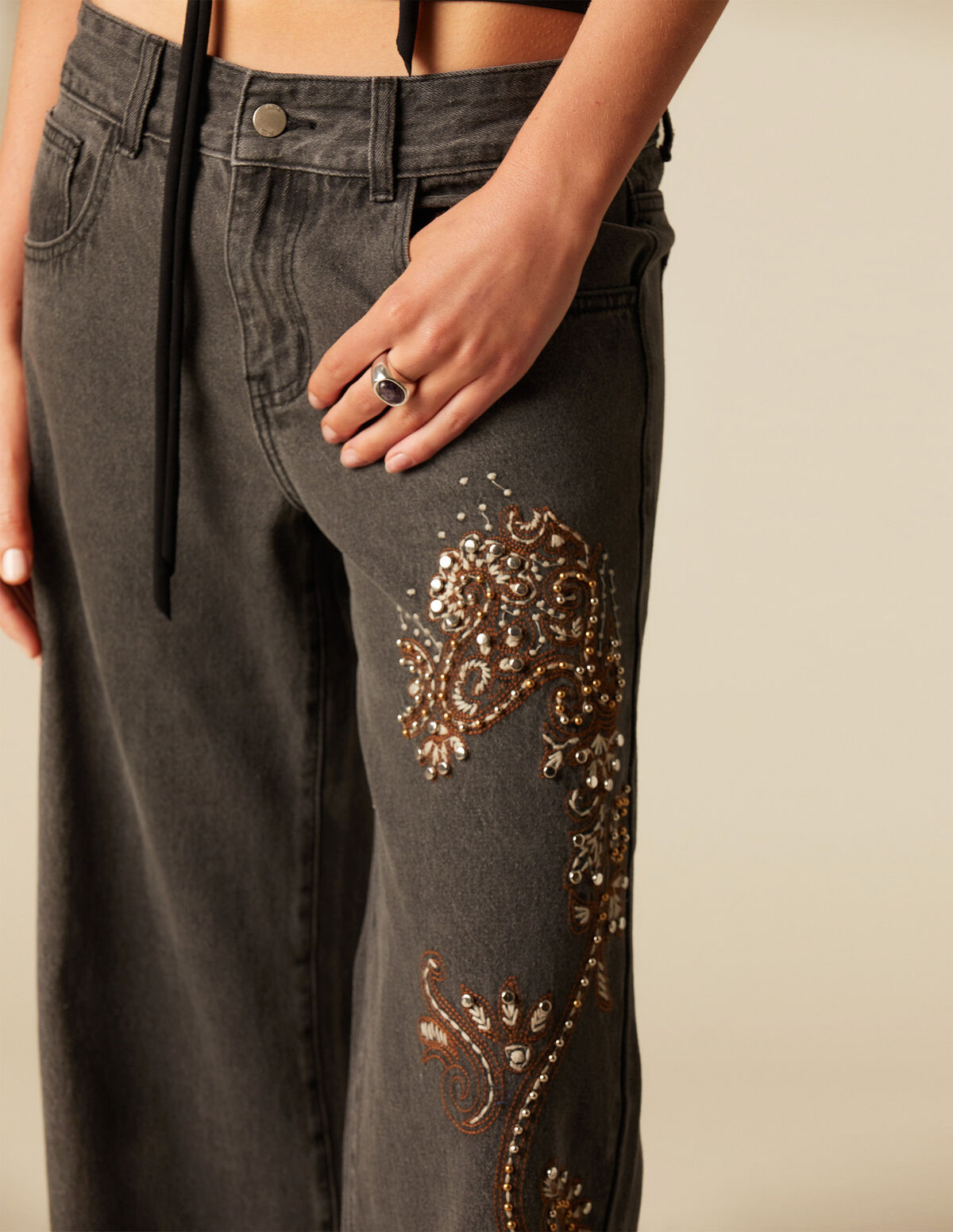 PANTALÓN BLANCO BORDADOS