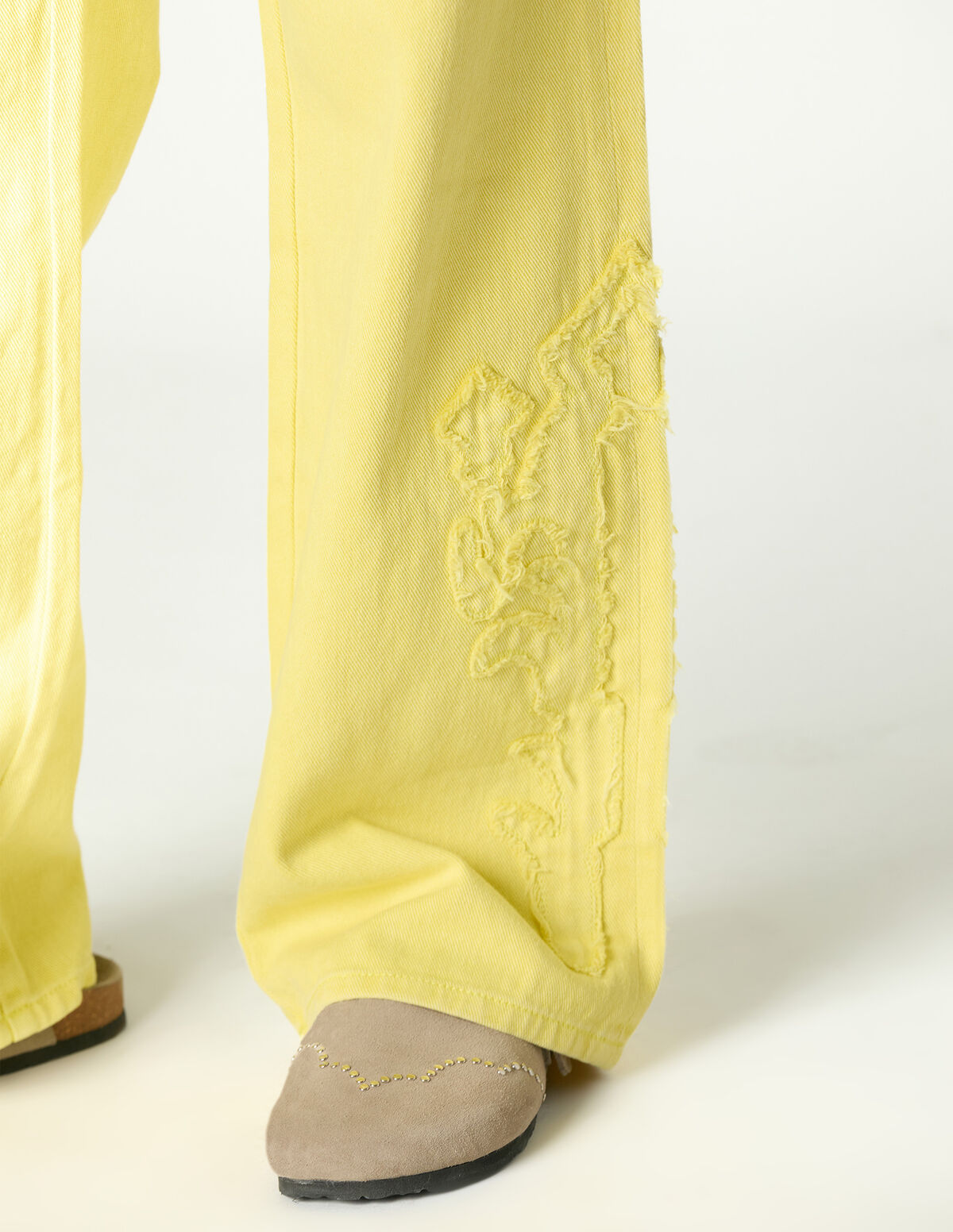 CAL&Ccedil;AS ESTAMPADAS COM DESFIADOS NA COR LIMA