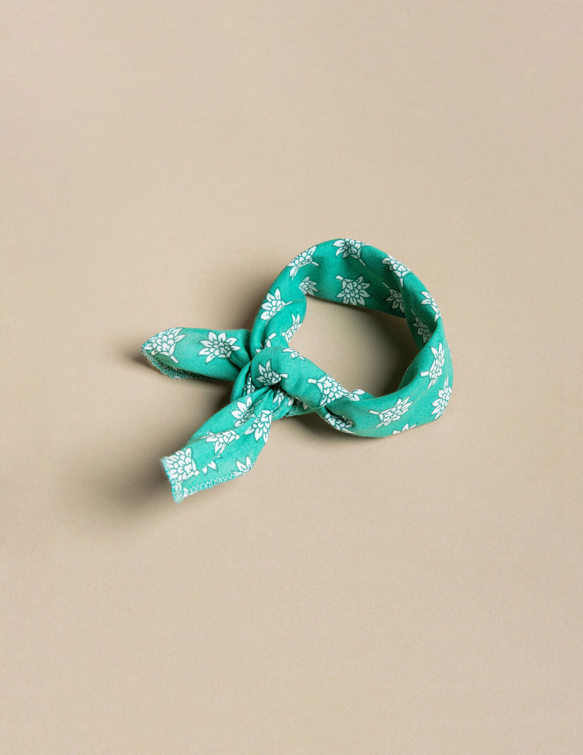 BLUE LEAVES PRINT SCARF