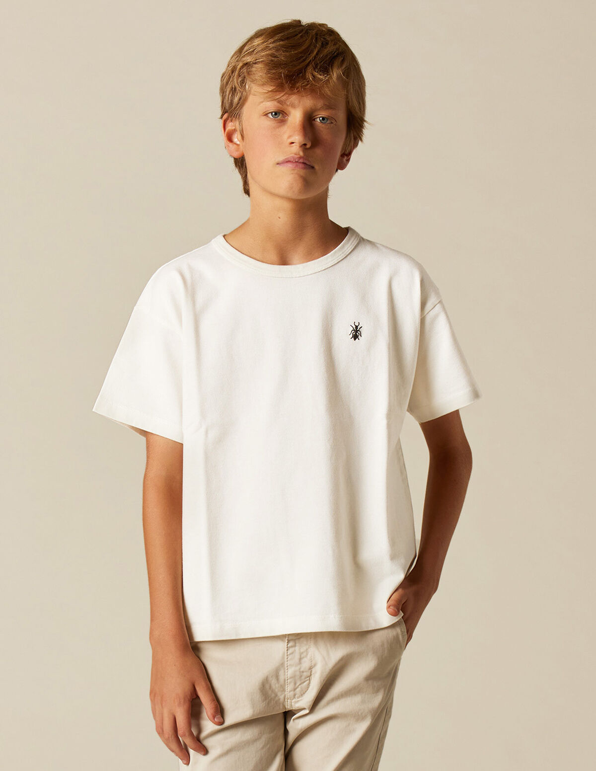 T-SHIRT BRANCA FORMIGA