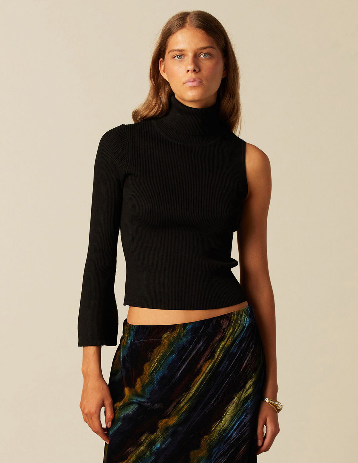 TOP ASYMÉTRIQUE COL ROULÉ NOIR