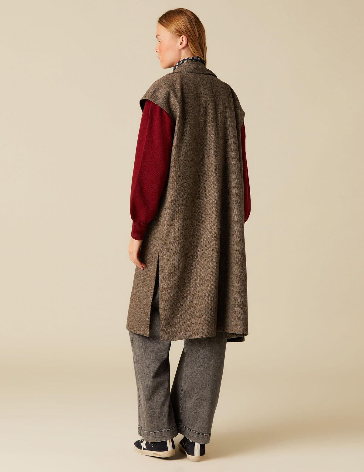 ABRIGO SIN MANGA ESPIGA