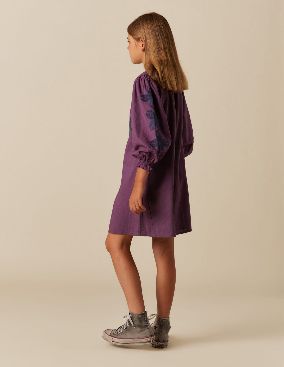 VESTIDO AMORA BORDADO