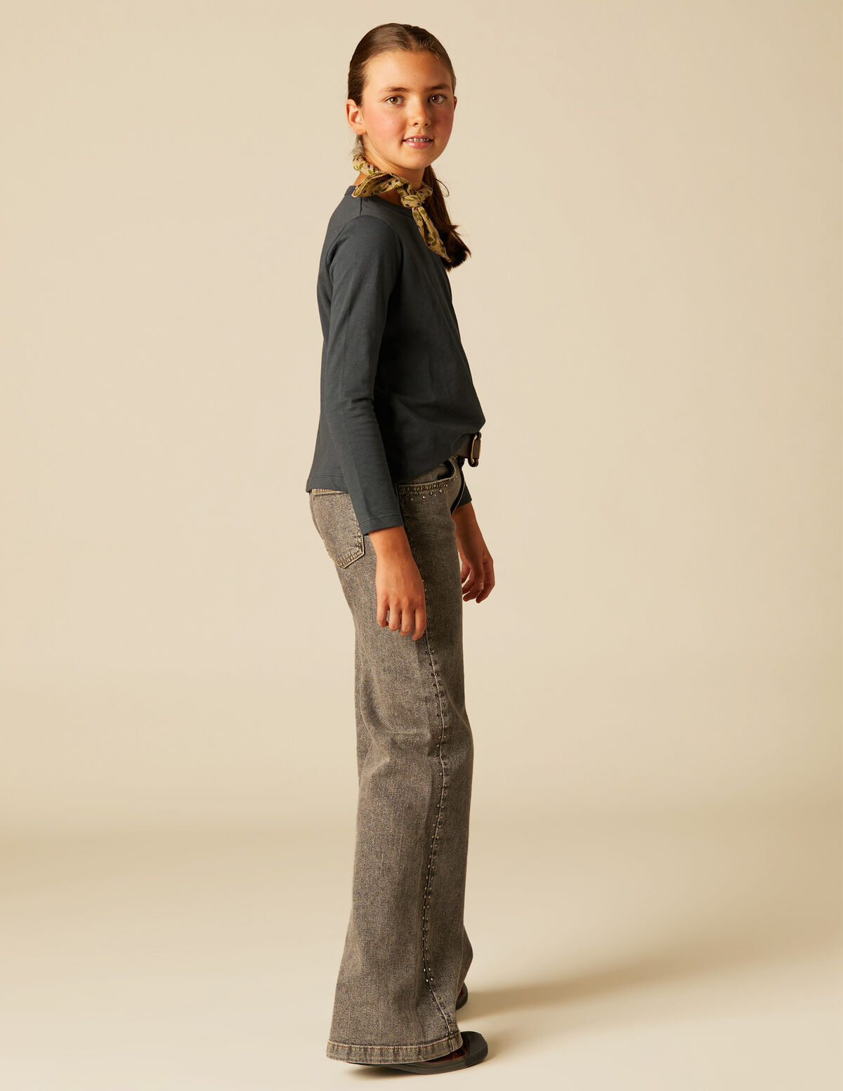 BLUE STUDS JEANS