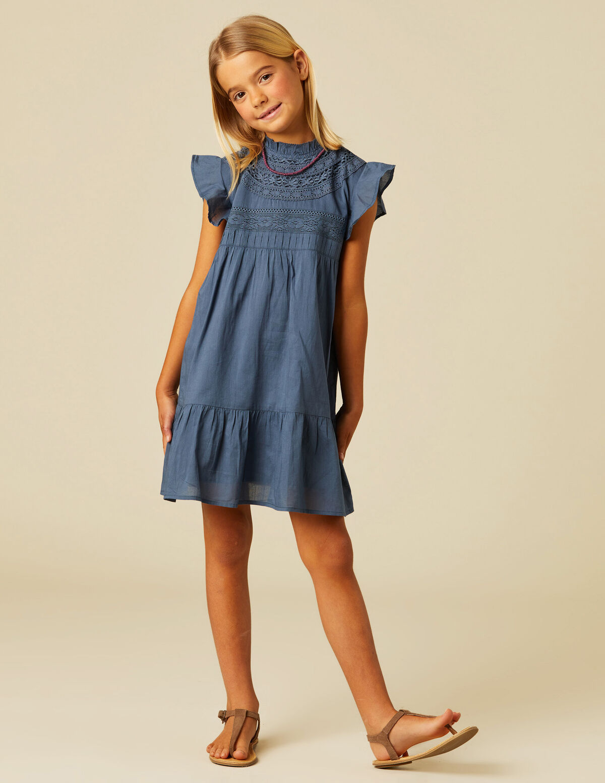 VESTIDO ENCAJES MORA