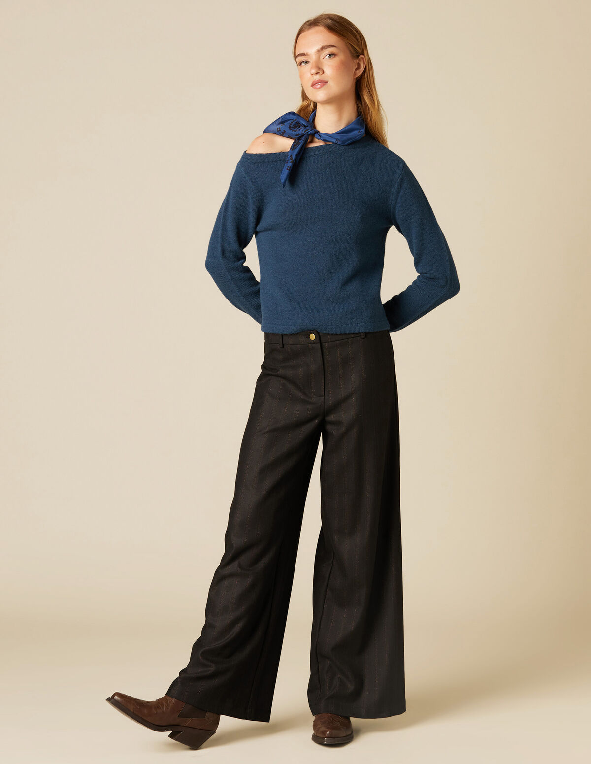 ASYMMETRIC CAPTAIN TOP