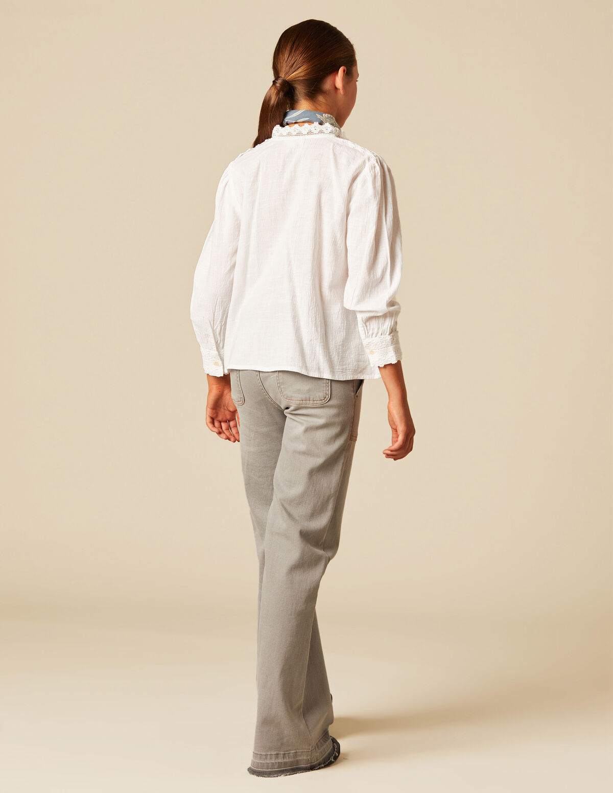 CHEMISE PLIS DENTELLE &Eacute;CRUE