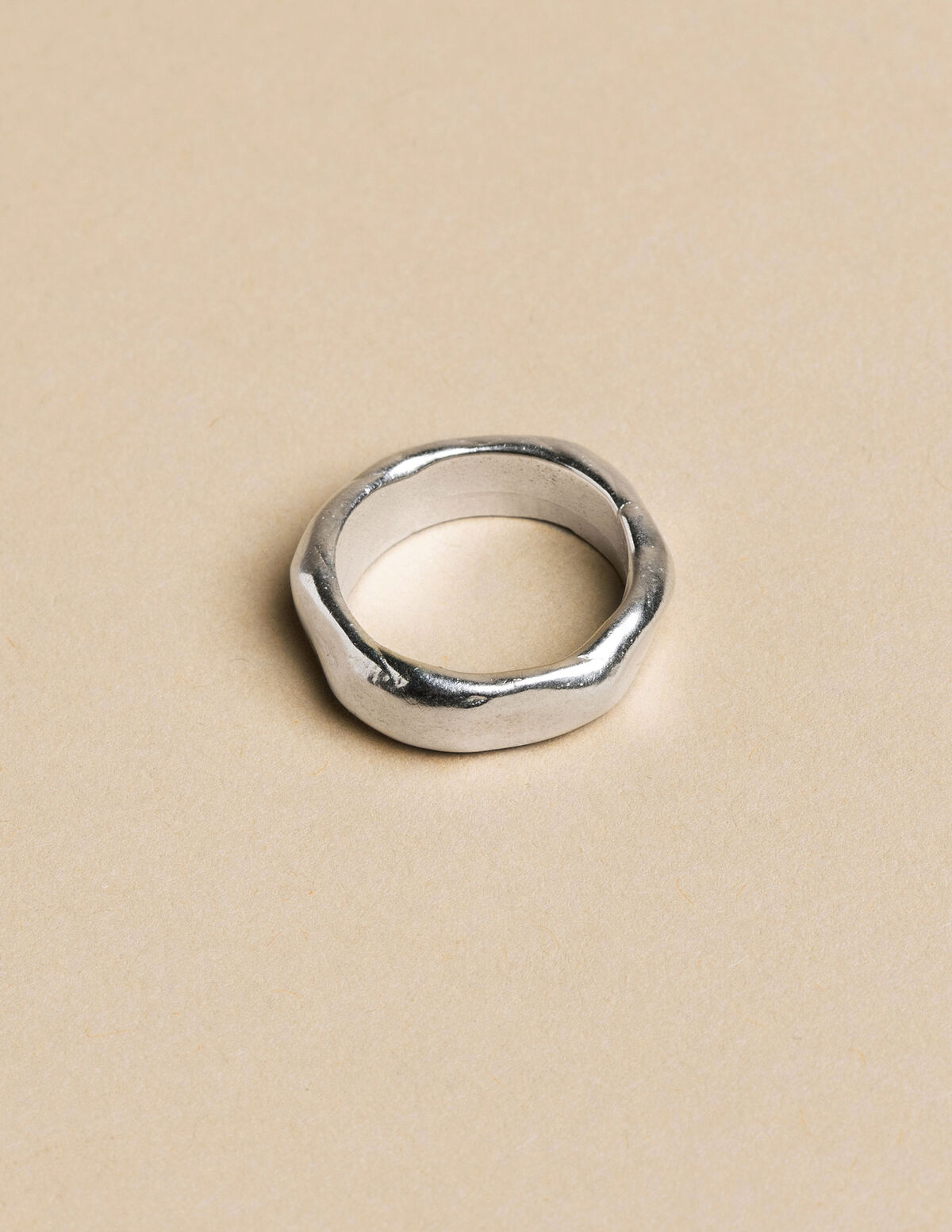 ANILLO IRREGULAR DORADO