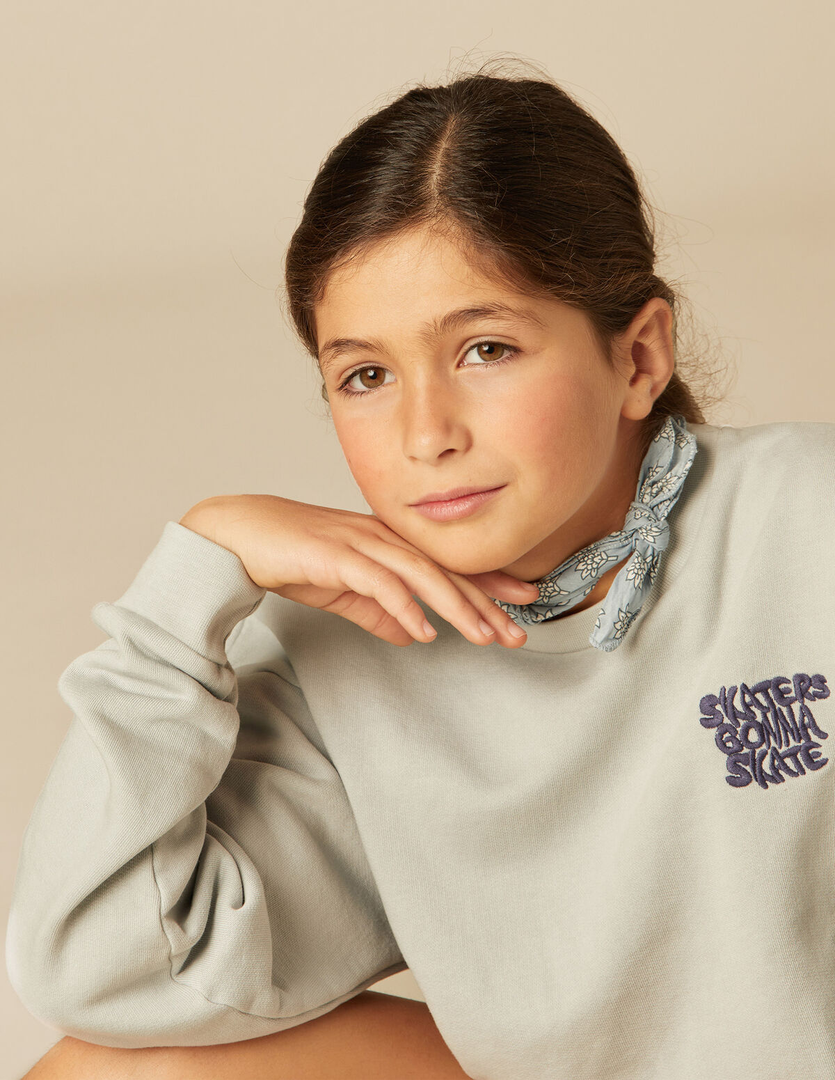 GREY SKATE SWEATSHIRT