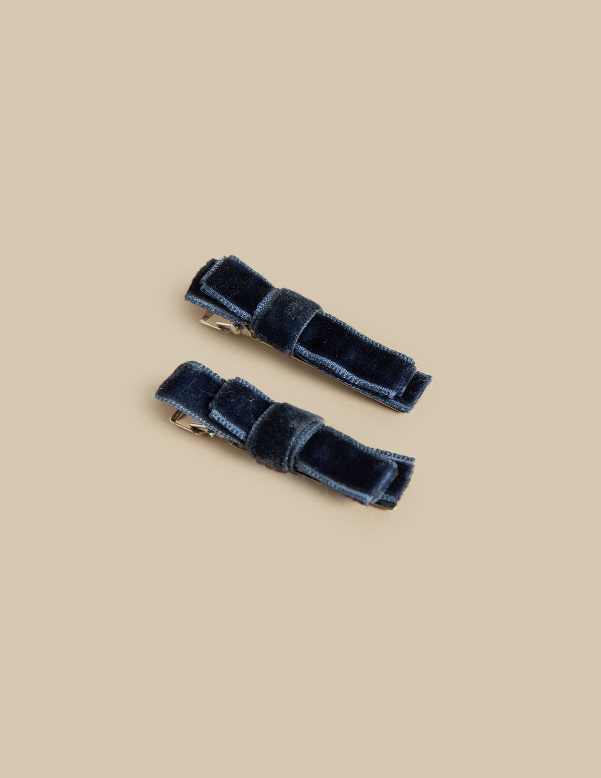 2 LAÇOS VELUDO MOSTARDA