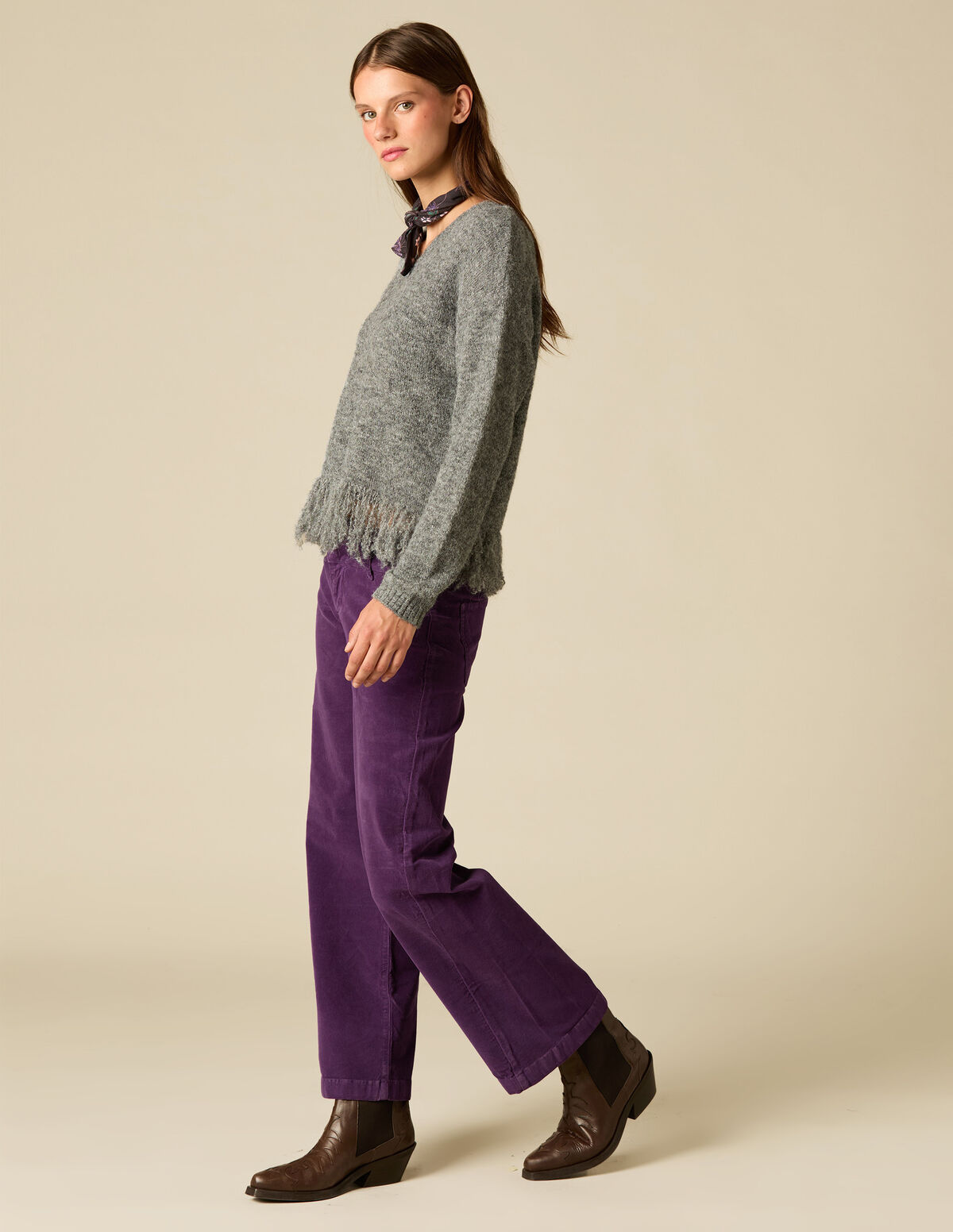 FRINGED V-NECK JUMPER