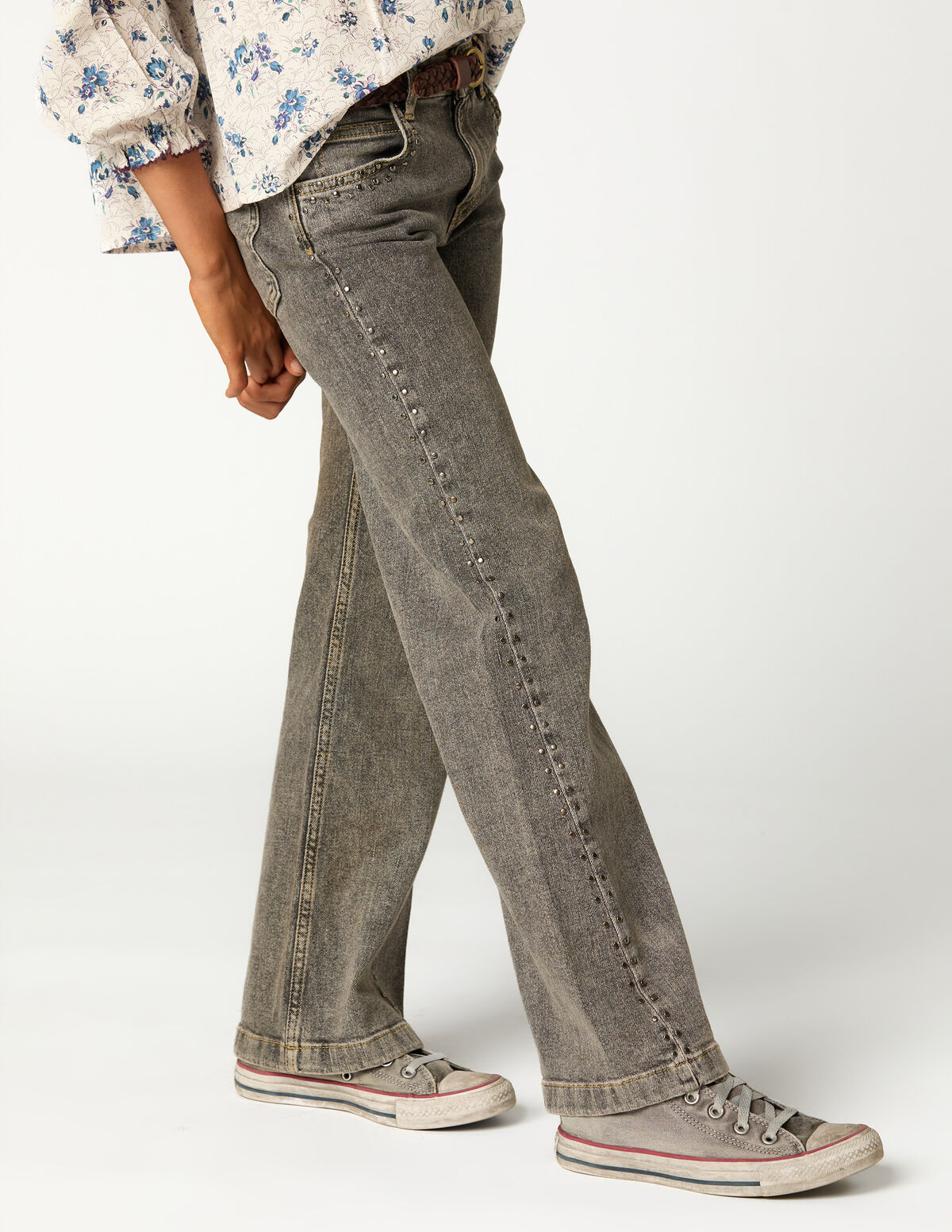 BLUE STUDS JEANS