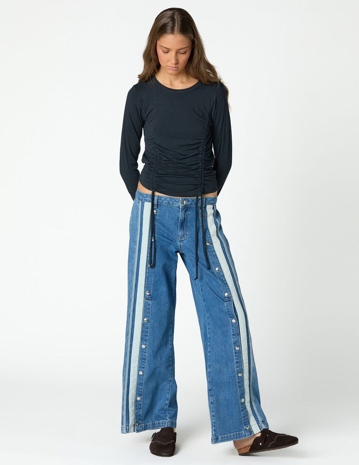 BLUE BUTTONED JEANS