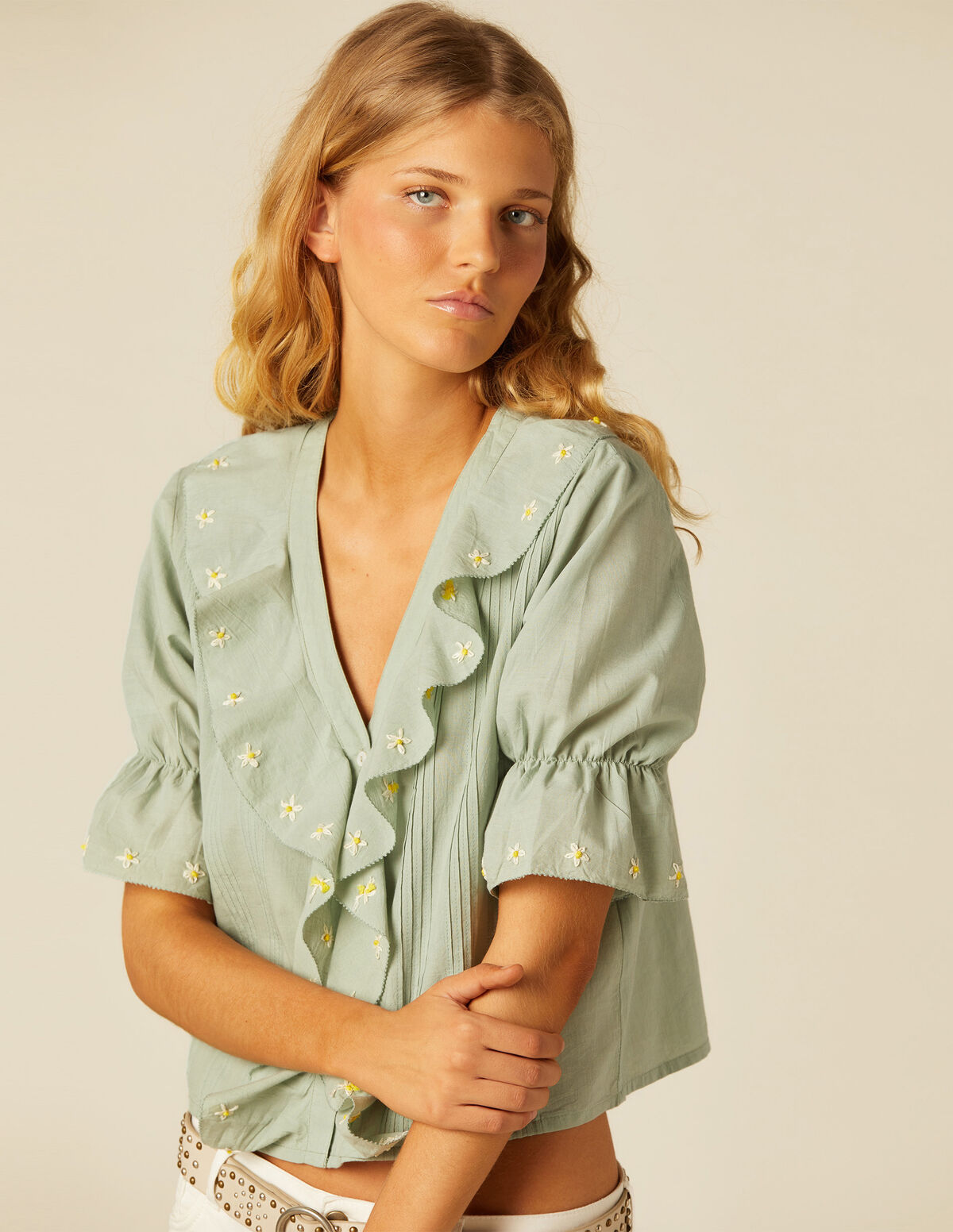 CAMISA BORDADA FLOR