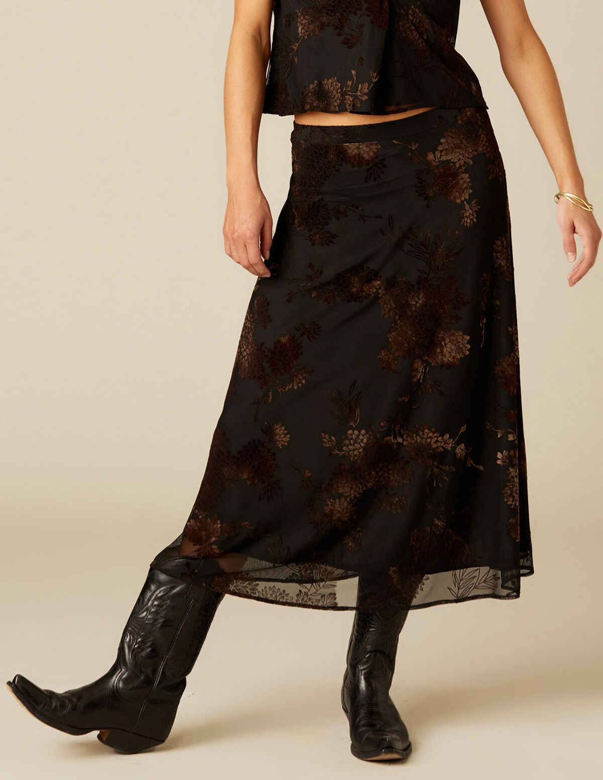 FALDA FLOR TULLE NEGRO