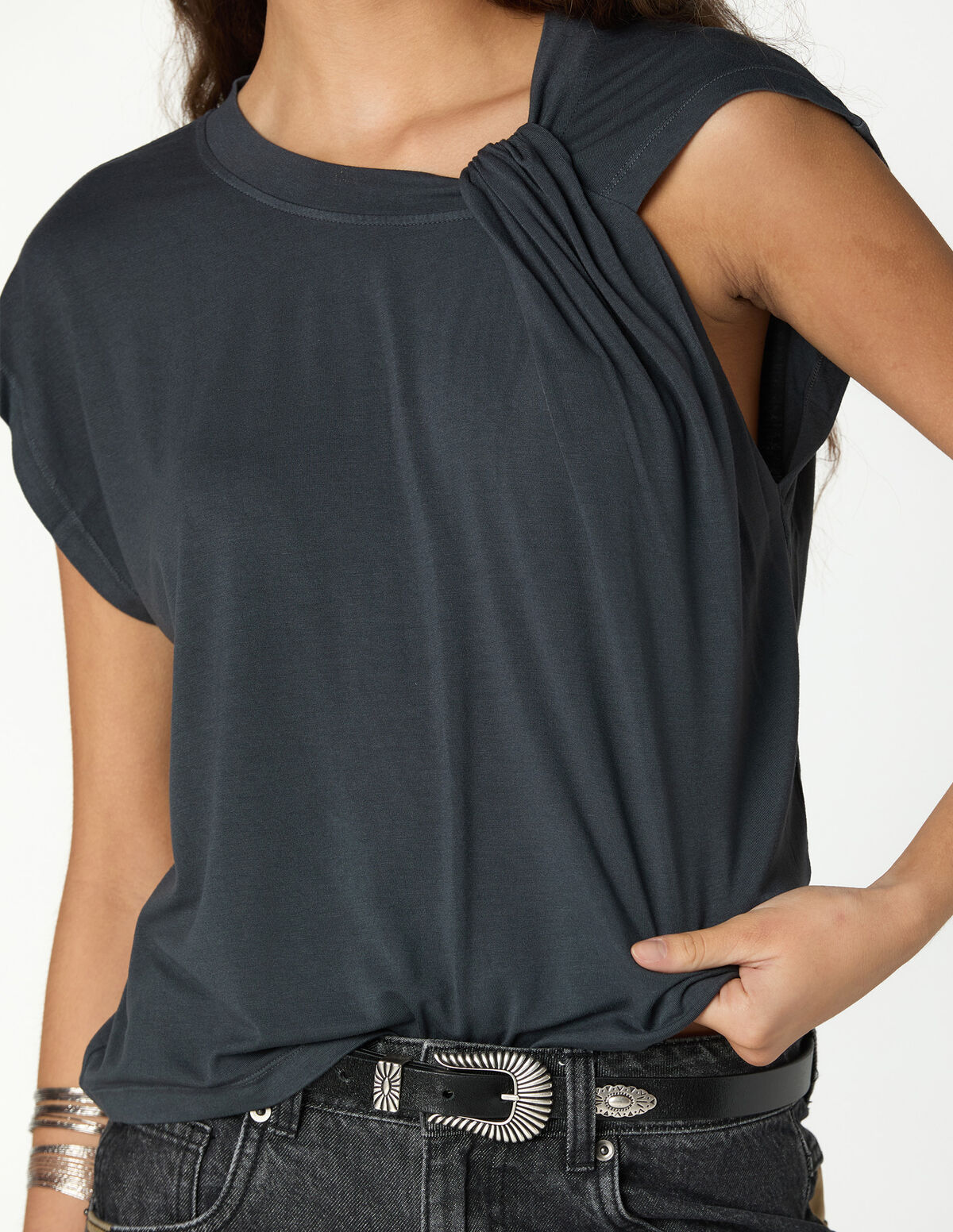 ANTHRACITE PLEATED T-SHIRT