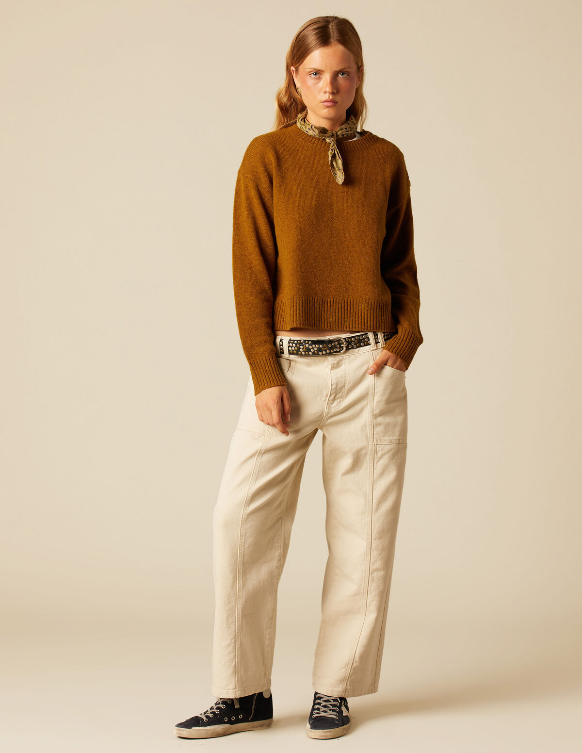 PANTALÓN COSTURAS ARENA