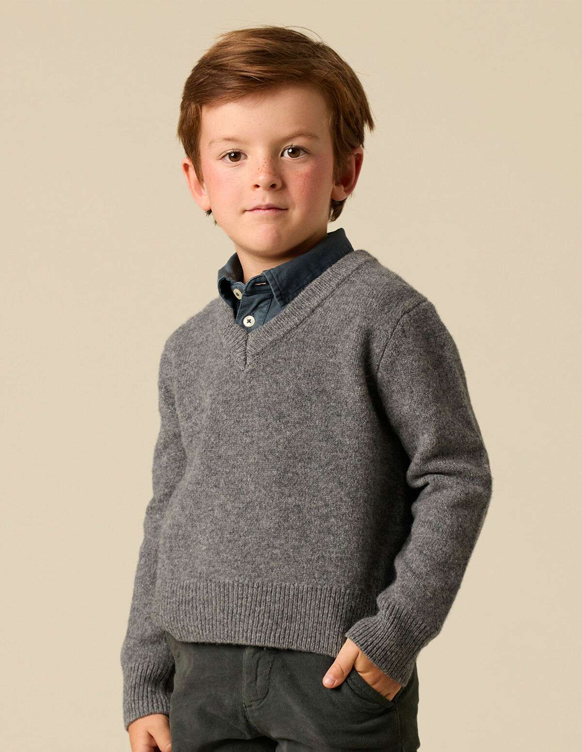 GREY V-NECK JUMPER