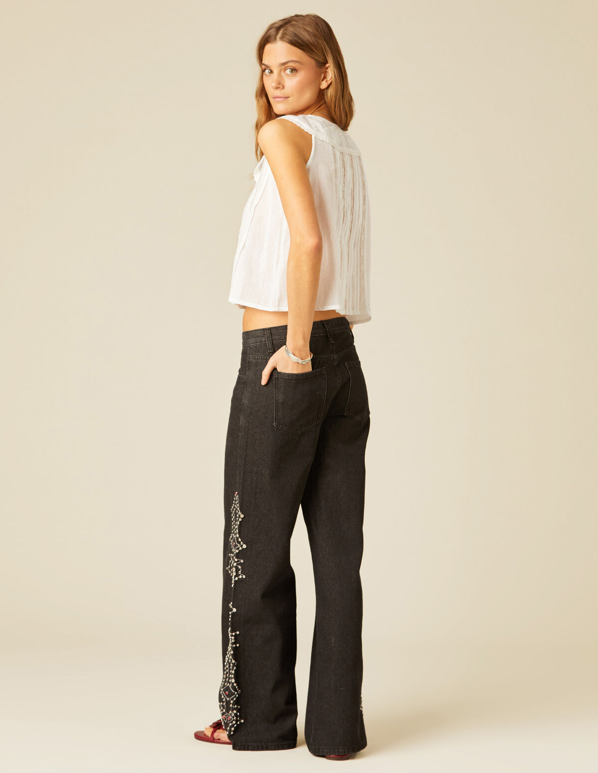 PANTALON DAIM BRODÉ/CLOUS