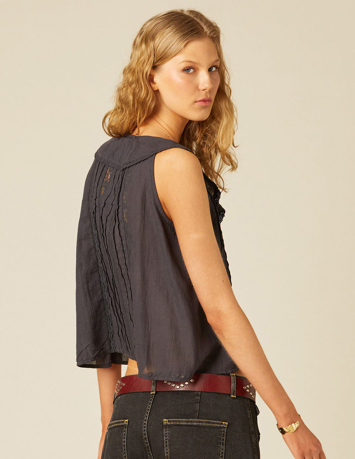 CAMISA VOLANTE ENCAJES ANTRACITA