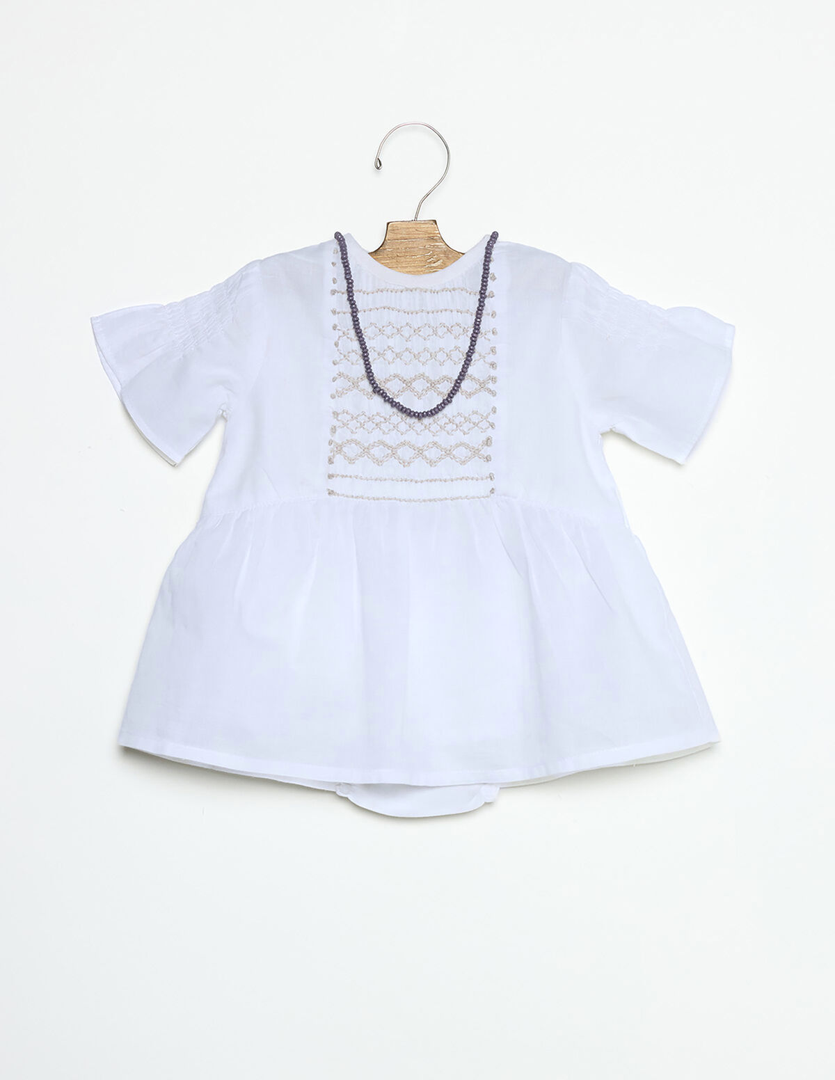 ROBE C&Eacute;R&Eacute;MONIE &Agrave; MANCHES VOLUMINEUSES