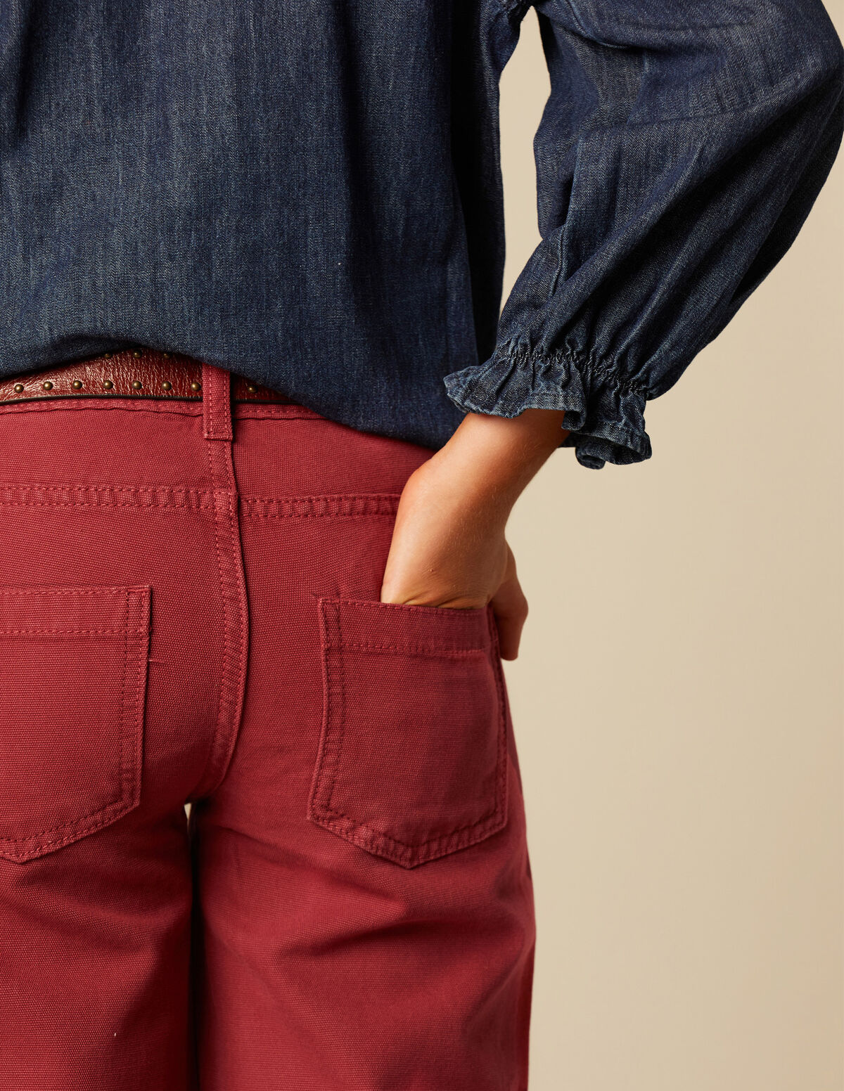 RED POCKET JEANS