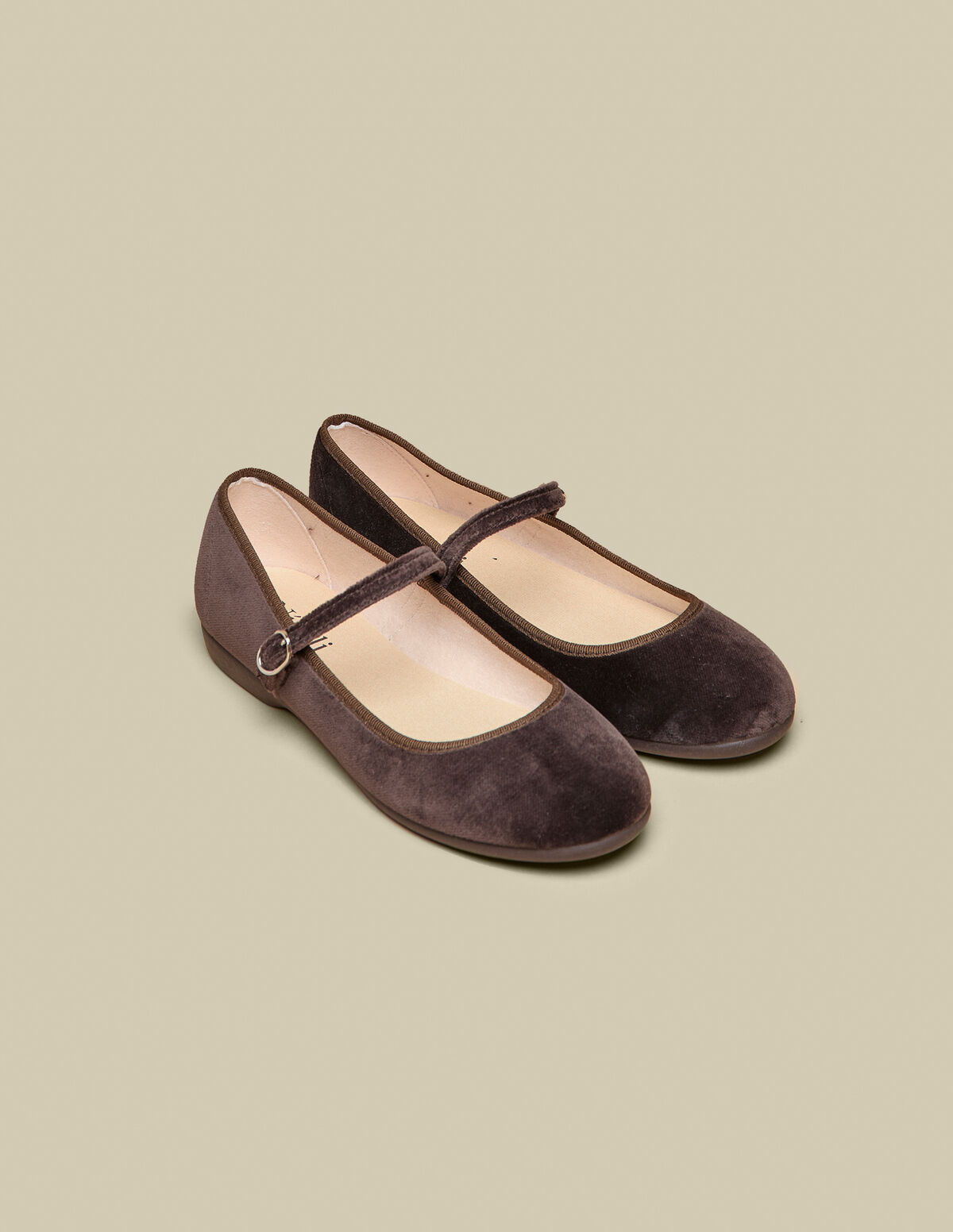 BROWN VELVET CHINAS