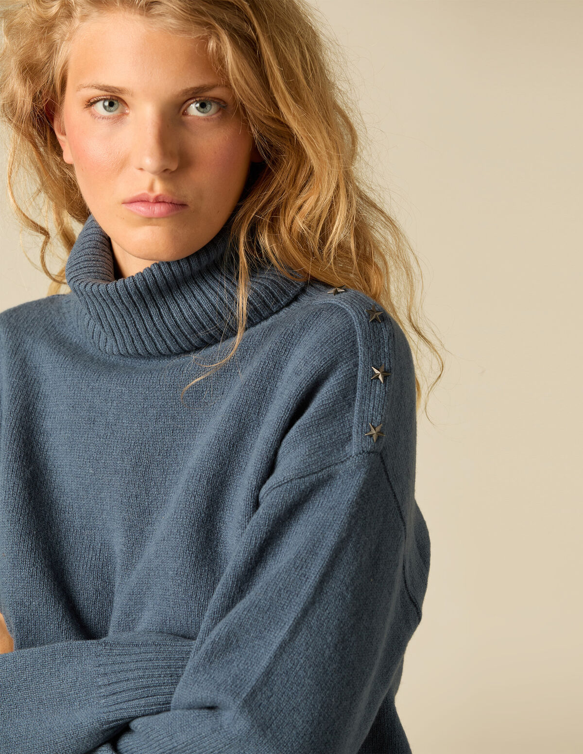 PEBBLE STARS TURTLENECK JUMPER