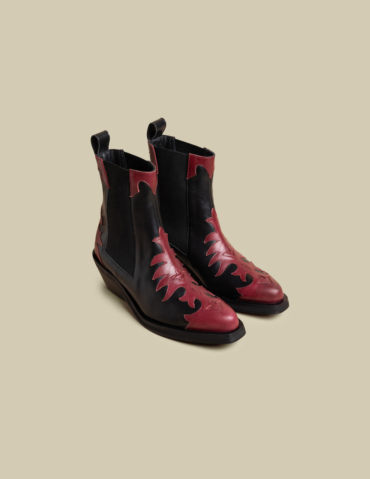 CONTRAST BOOTS