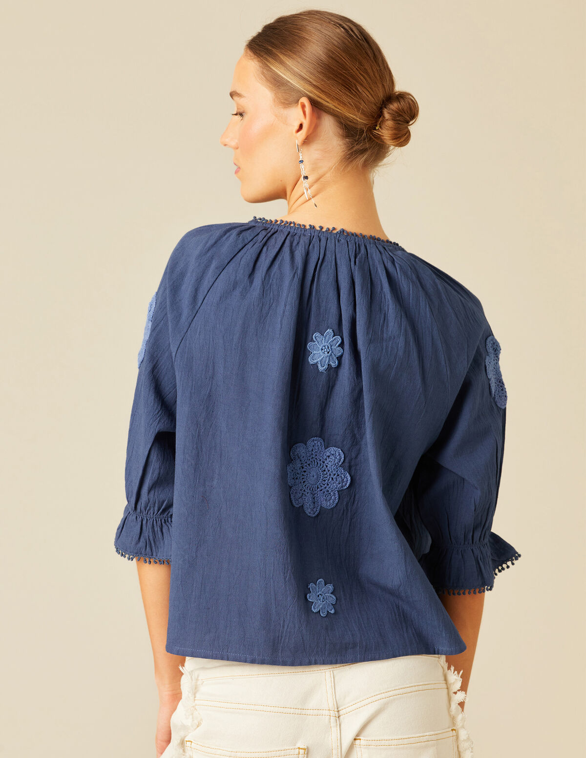 CAMISA PARCHES FLOR AZUL