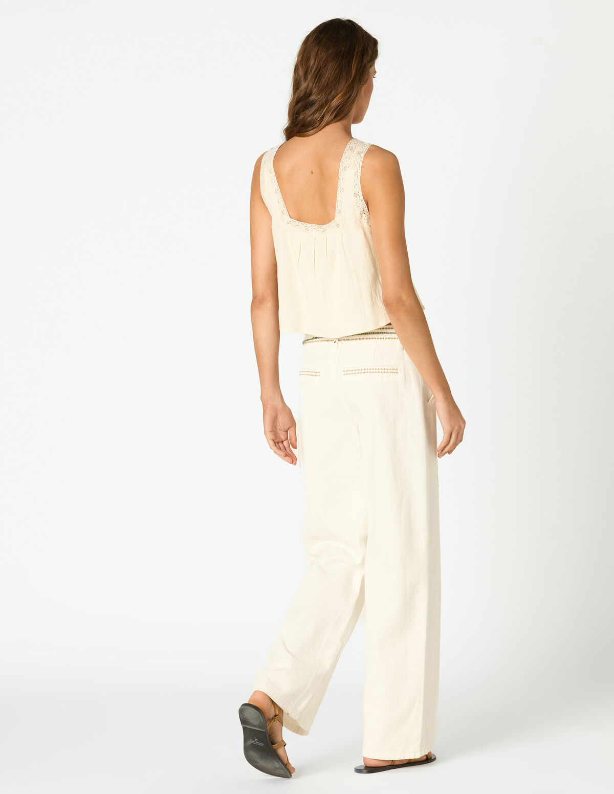 TOP ESCOTE CUADRADO  ECRU