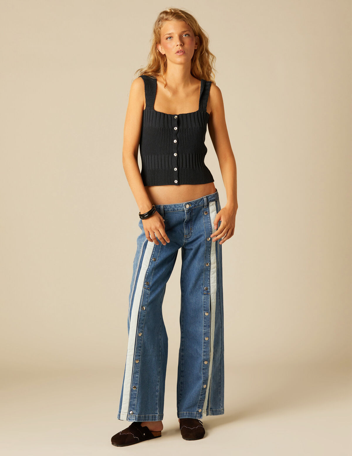 BLUE BUTTONED JEANS