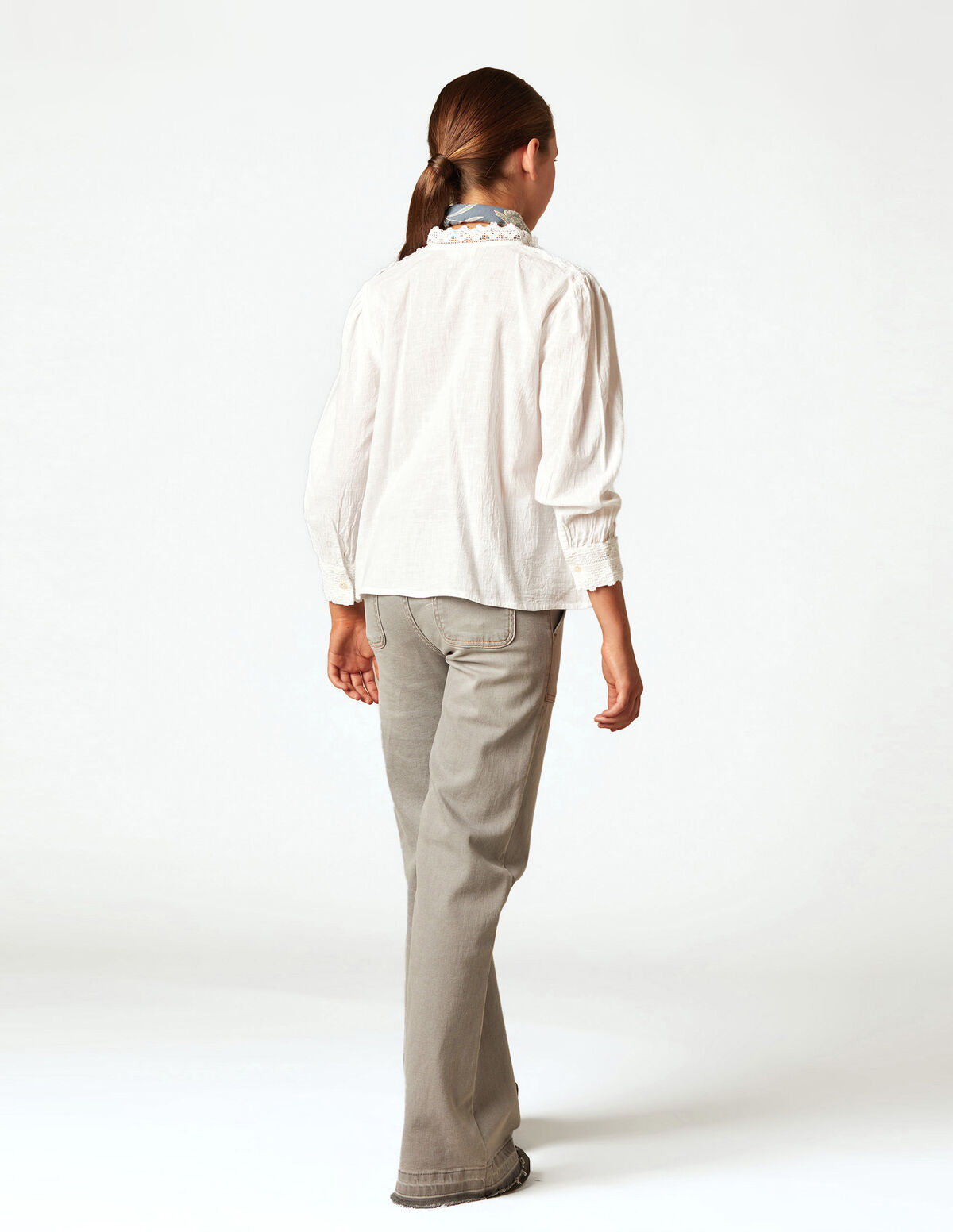 CAMISA TUCKS RENDA CRUA