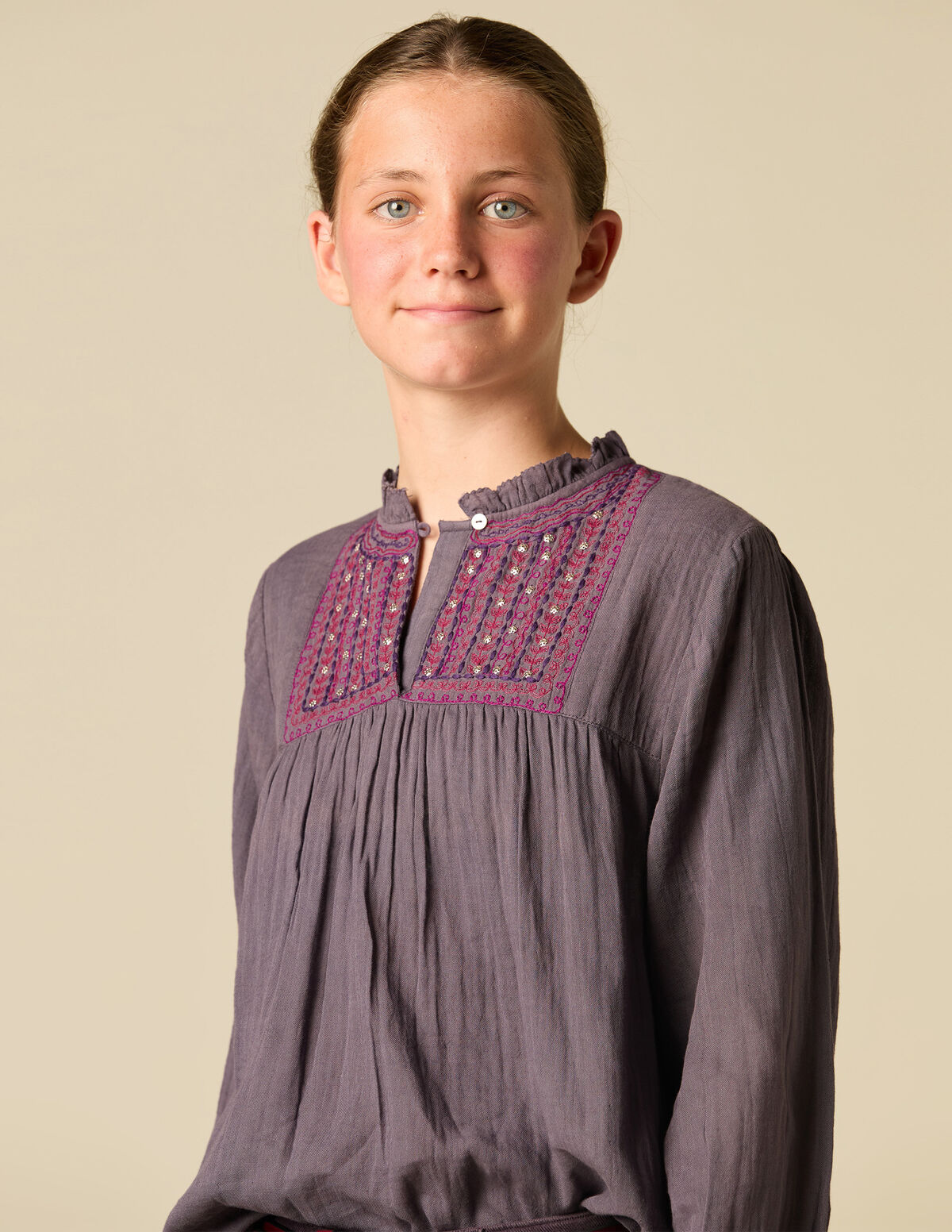 CAMISA BORDADA MULTICOLORIDA