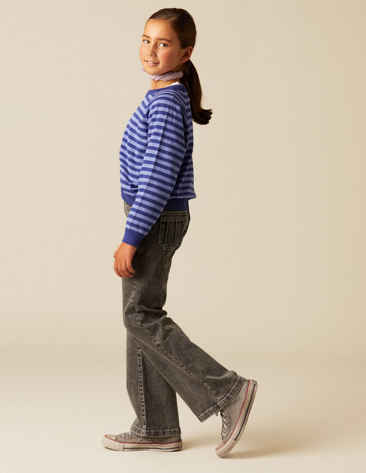 PANTALÓN GRIS BOLSILLOS COSTURAS