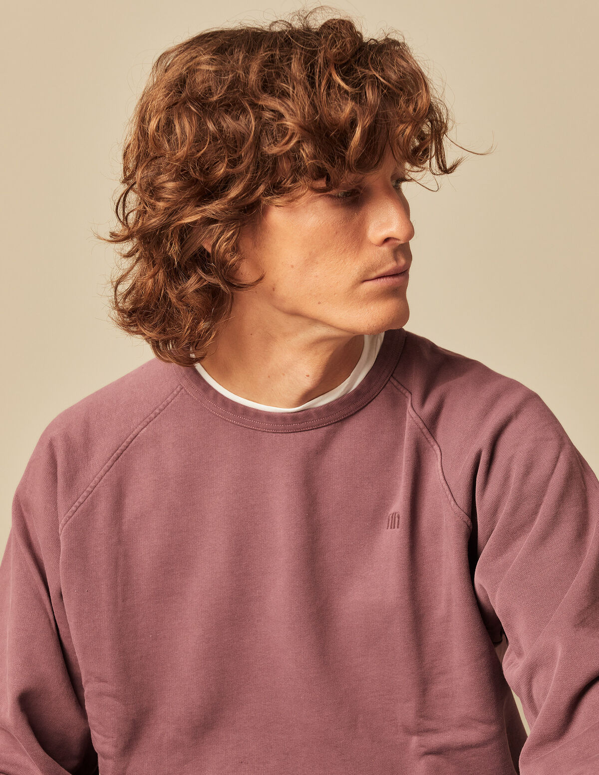 SUDADERA MORA OSCURA NN BORDADO
